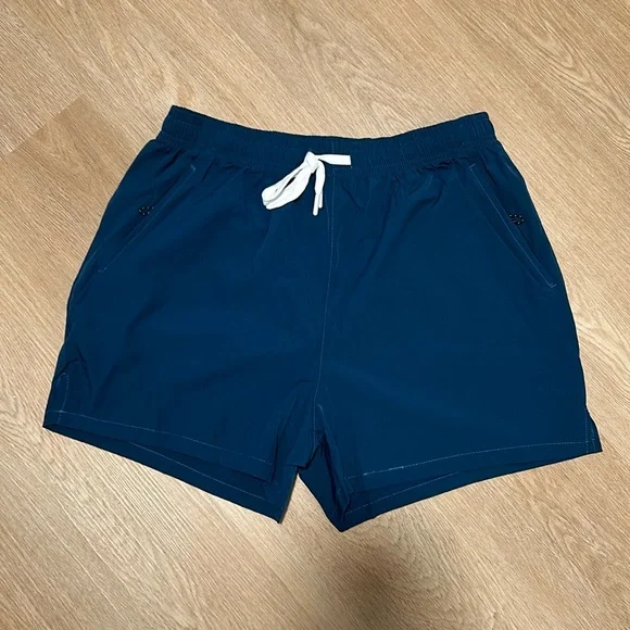 Gym shorts - Picture 1 of 3